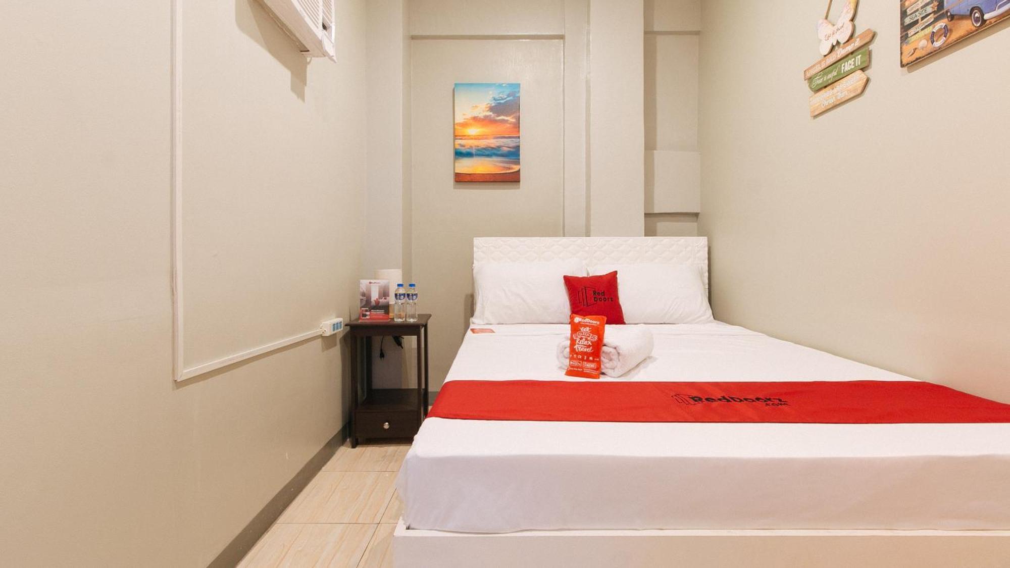 Hotel Reddoorz Near Christ The King Medical Center Las Piñas Exterior foto