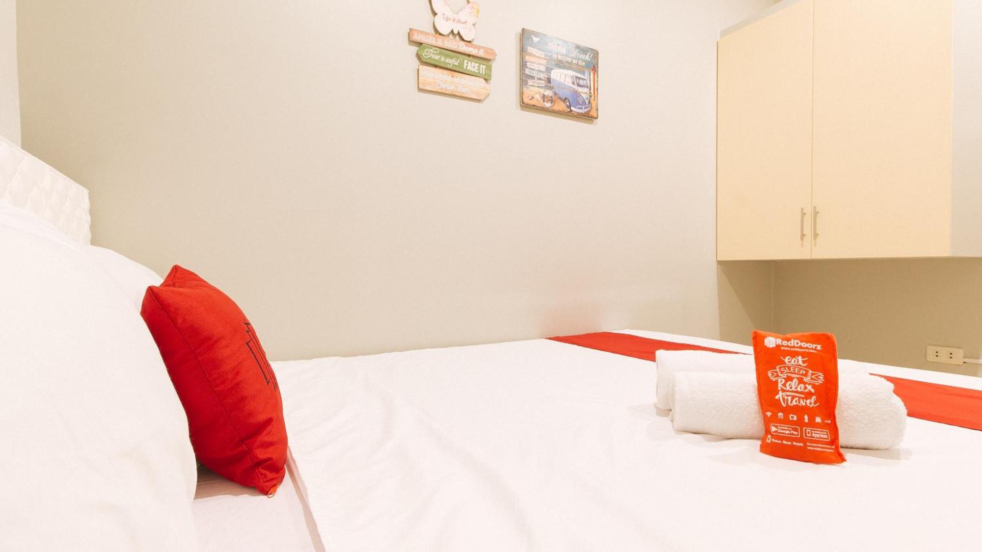Hotel Reddoorz Near Christ The King Medical Center Las Piñas Exterior foto