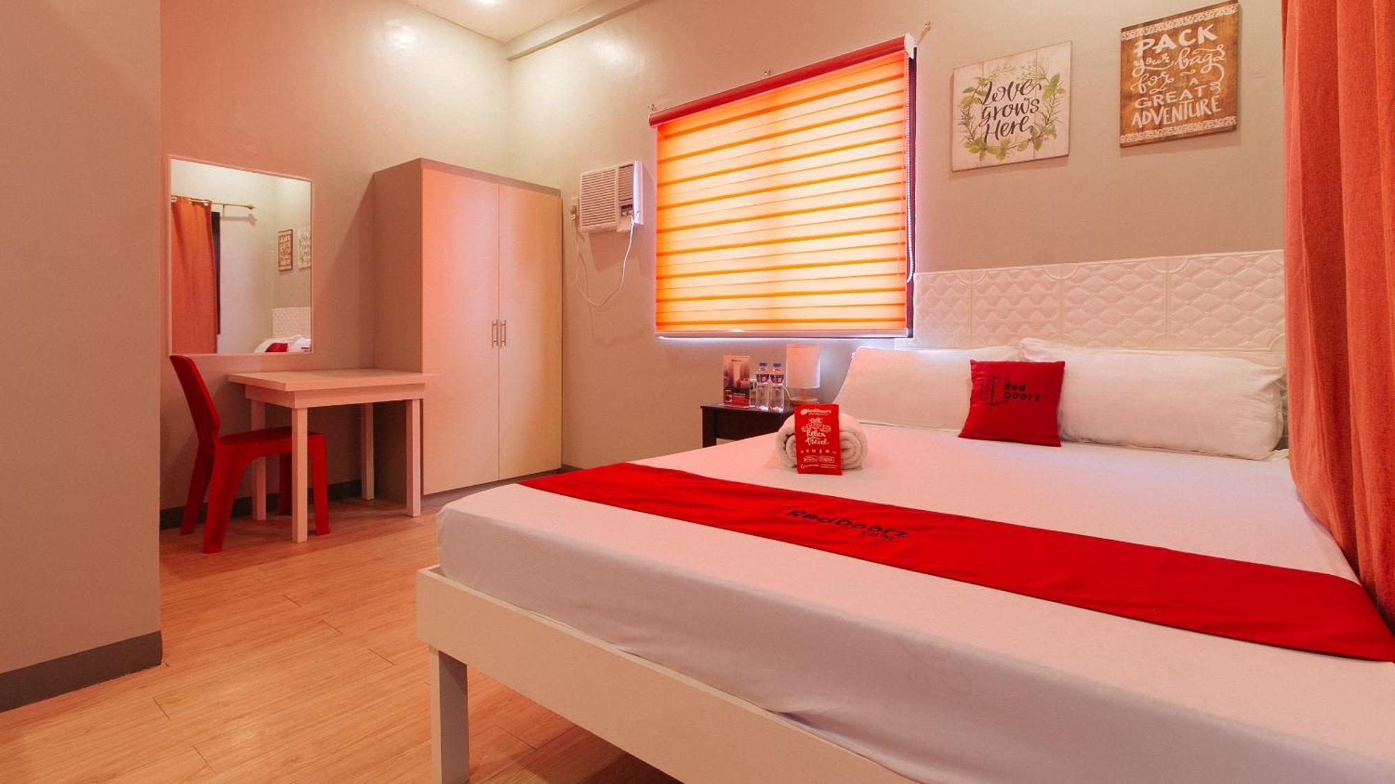Hotel Reddoorz Near Christ The King Medical Center Las Piñas Exterior foto