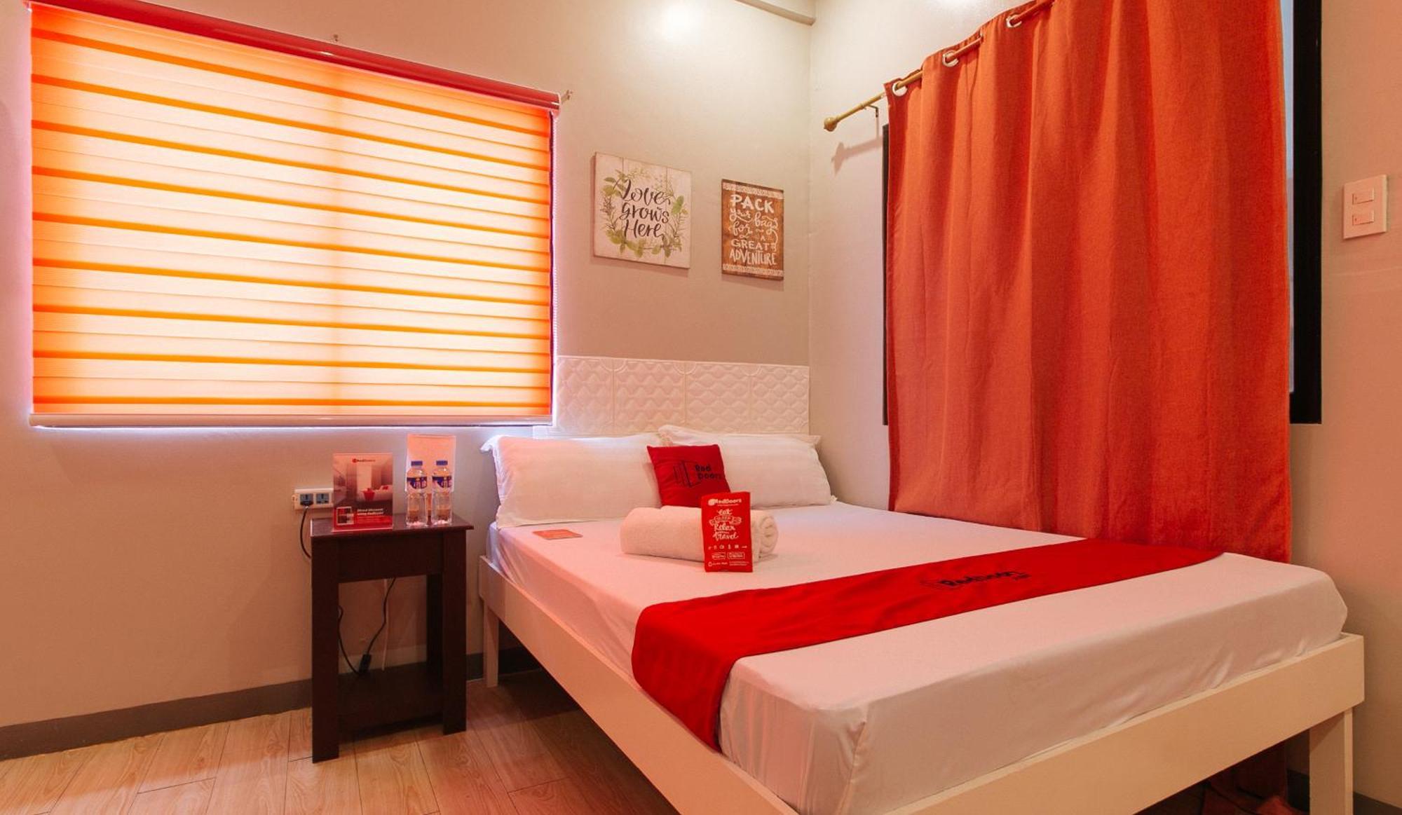 Hotel Reddoorz Near Christ The King Medical Center Las Piñas Exterior foto