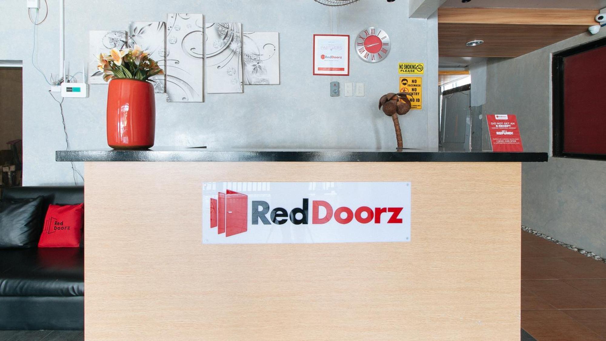 Hotel Reddoorz Near Christ The King Medical Center Las Piñas Exterior foto
