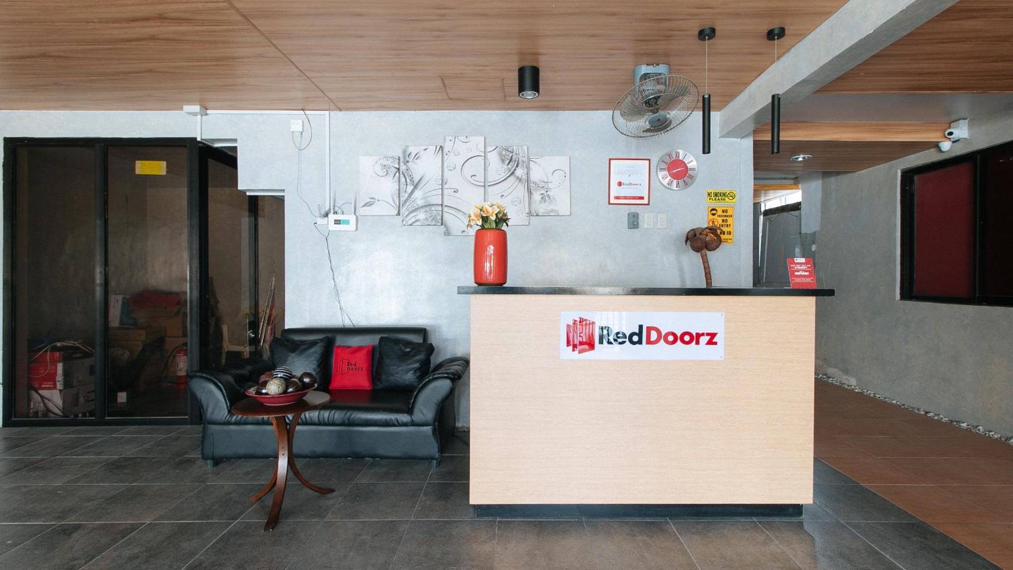 Hotel Reddoorz Near Christ The King Medical Center Las Piñas Exterior foto